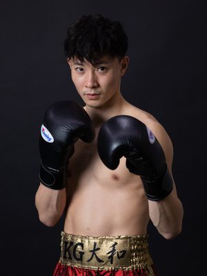 <span style='font-weight:bold;'>齋藤 瞭</span><span style='font-size:0.8em'>Ryo Saito</span><span style='font-size:0.8em; font-style:italic;'>戦績 2勝(1KO)</span>

